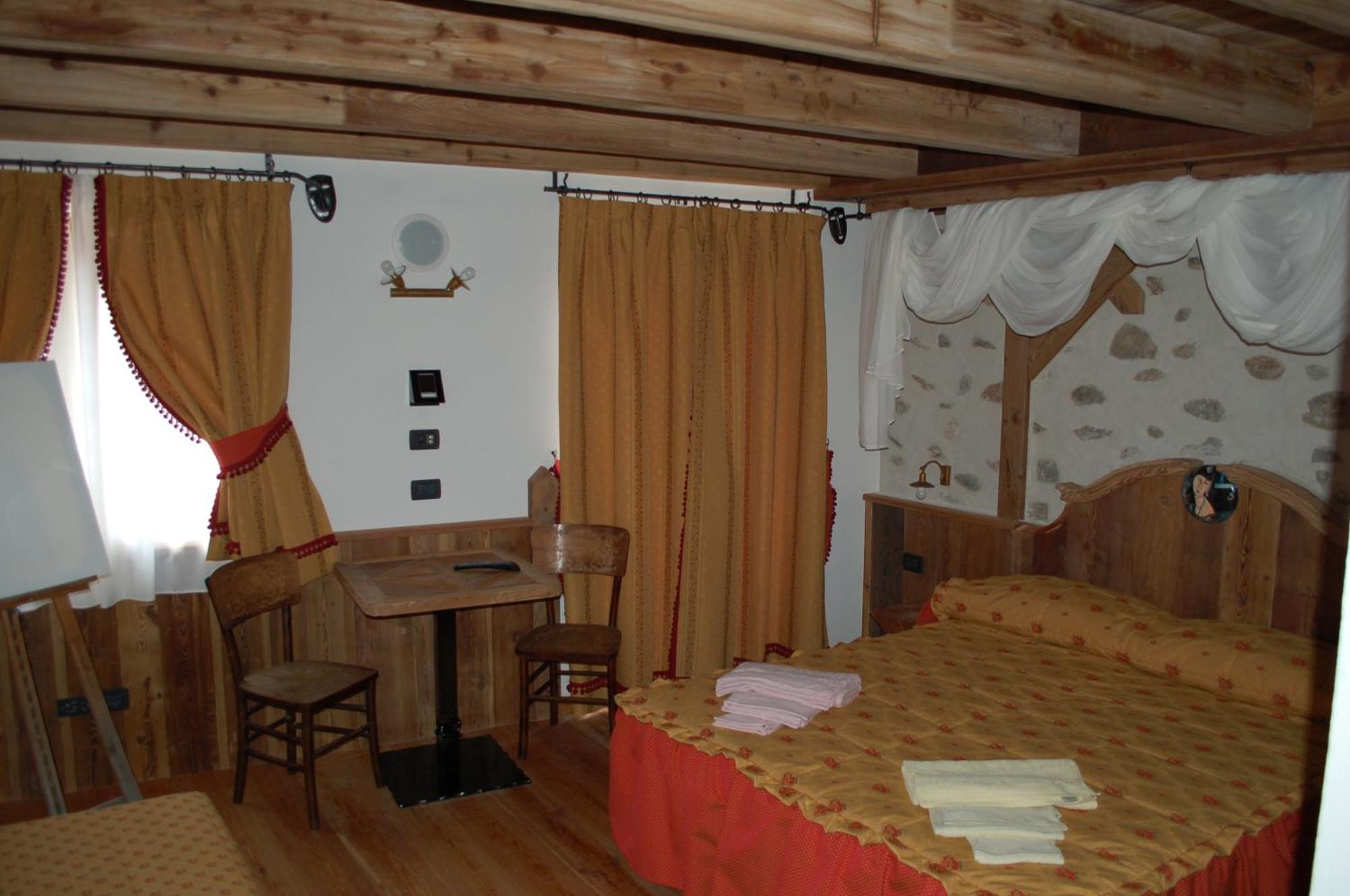 Residenza La Corte Dei Toldi Terzolas Esterno foto
