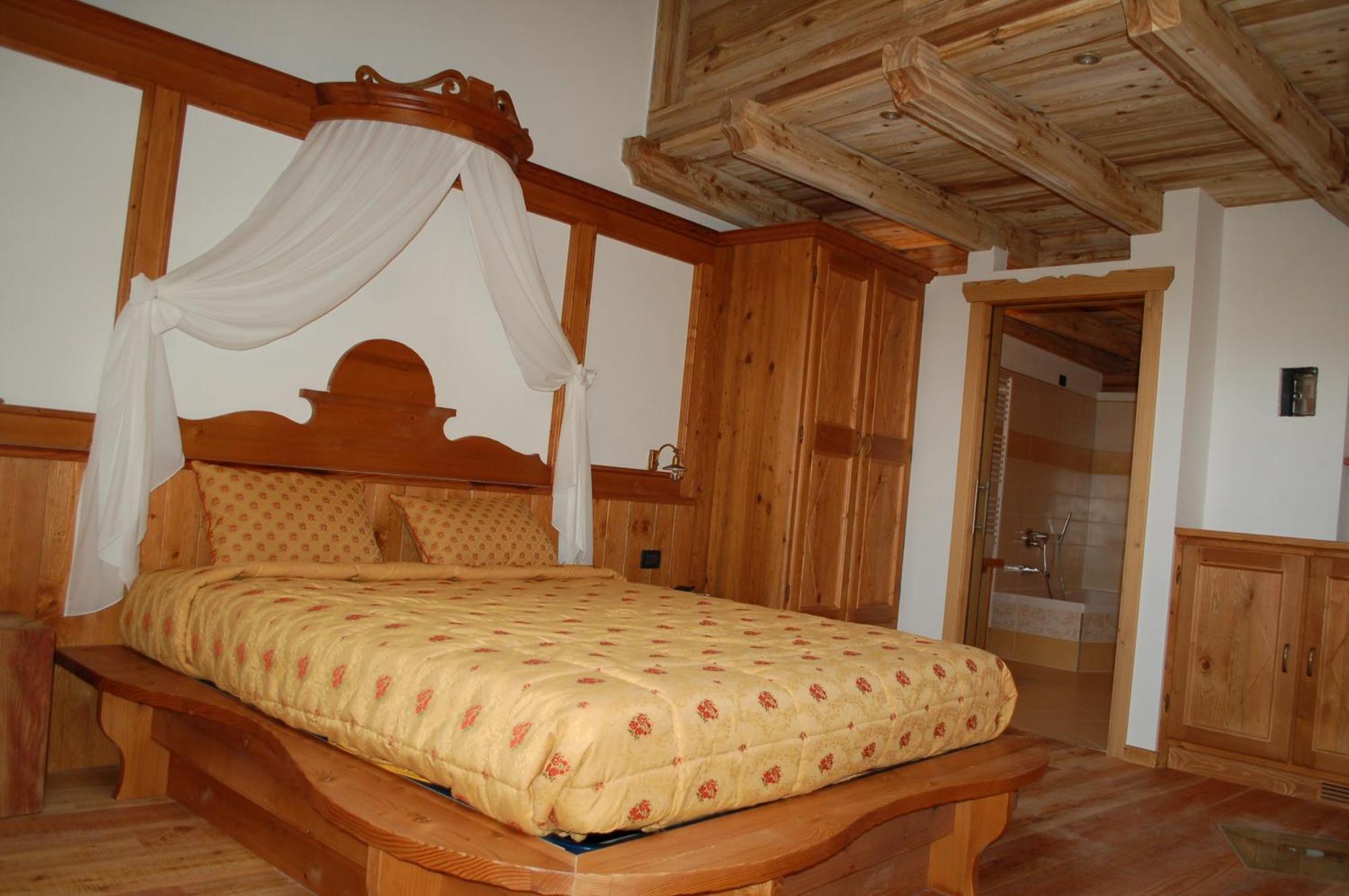 Residenza La Corte Dei Toldi Terzolas Esterno foto